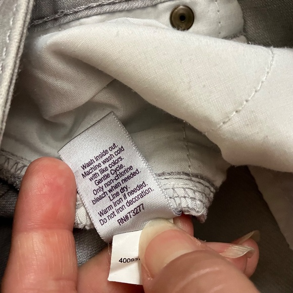 Jennifer Lopez Metallic Straight Leg Pants. Size 4P - Picture 8 of 10